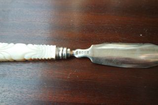 VICTORIAN PRETTY STERLING SILVER BUTTER KNIFE with nacre handle Birmingham 1841 3