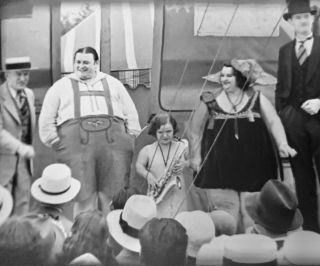 16mm rare 1933 - PD stunning print CARNIVAL LADY - from 35mm neg. 3