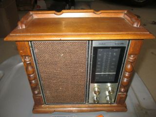 Antique vintage transistor radio RCA RZC 259 L MAPLE TABLE TOP RADIO 2