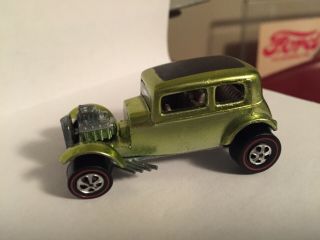 Minty Redline Hotwheels Lime Classic 32 Ford Vicky With Rare Champagne Interior 3