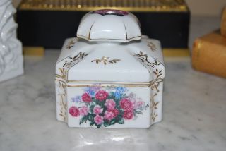 Vintage Old Paris French Style Porcelain Vanity Powder Box H P Flowers & Gold