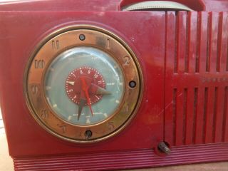 Vintage General Electric Clock Radio Model 515 Bakelite RARE RED COLOR 3