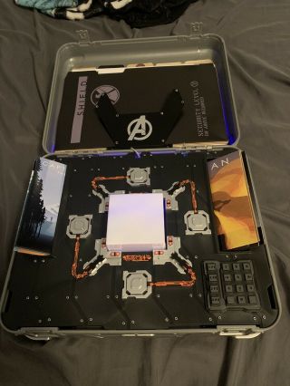 Marvel Cinematic Universe Phase 1 Set - Avengers - Blu - Ray Suitcase - RARE & OOP 3