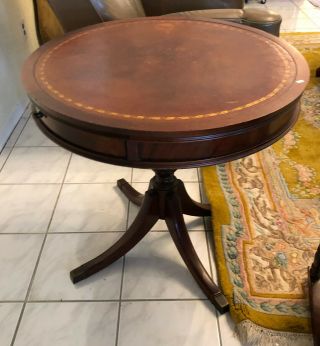 Bn117: Duncan Phyfe Round Leather Inlayed Pedestal Table Local Pickup