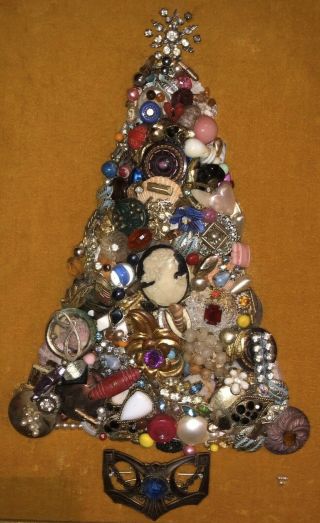 Vintage Costume Jewelry Collage Framed Picture CHRISTMAS TREE Rhinestones,  Pins 2