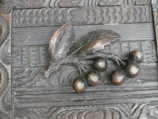 19thc BLACK FOREST OAK CARVED BOX WITH LEAF & BERRY DECOR TO LID C.  1870 3