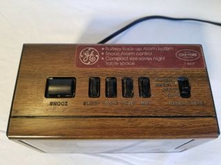 Vintage GE Digital Alarm Clock Radio AM/FM 7 - 4601 Woodgrain Electric 2