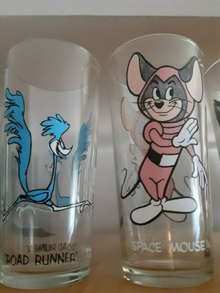 Ultra Rare Space Mouse And No Beep Beep Roadrunner 1973 Pepsi Glasses