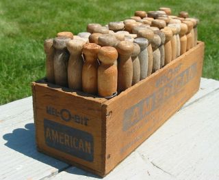 Vintage Primitive Wood Laundry Clothespin Mel - O - Bit Cheese Box Caddy Display Old
