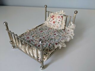 Vintage Dollhouse Miniatures Furniture Metal Bed 1:12