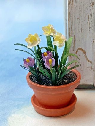 Vintage Miniature Dollhouse Artisan Garden Potted Crocus & White Daffodil 1:12