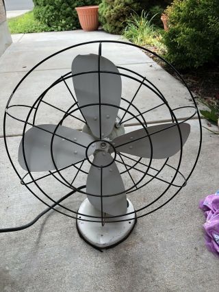 Rare Antique Robbins & Myers 16 " White 4 Bladed Oscillating Fan Movie Prop