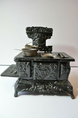 Antique Royal Cast Iron Toy Stove Black - Salesman Sample? Kenton? C1900s