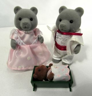 Vintage Epoch Calico Critters Sylvanian Families 1985 Bear Family W/ Cradle (3)