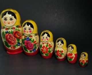 Vintage 6 Piece Wood Nesting Stacking Dolls Red Rose Flowered Women Ackoio?