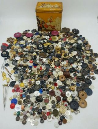Vintage & Antique Buttons And Bits In Antique Tin 1.  4kg