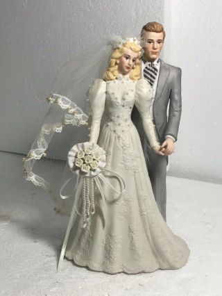 1987 Antique Wedding Couple Music Box Cake Topper Ehw Enterprises Inc