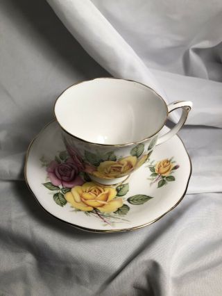 Collectible Queen Anne Bone China Footed Tea Cup And Saucer Made In England 5312