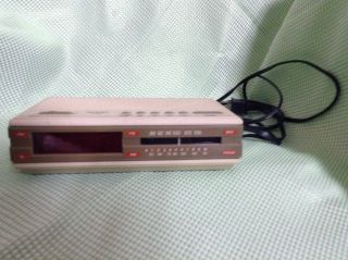 Vintage Sonic Am/fm Radio Alarm Clock Model Cr111 Ivory Color