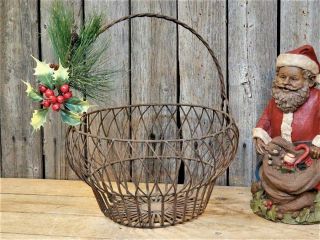 Vintage Primitive Rustic Metal Wire Christmas Holiday Basket