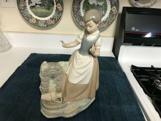 Rare Vintage Large 11 1/2 " Lladro Nao Girl At Water Fountain Figurine