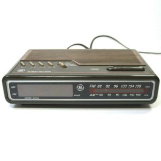 Vintage Ge General Electric Am Fm Digital Alarm Clock Radio 7 - 4612a Brown Wood