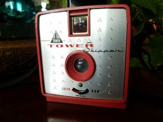 RARE RED Tower Skipper Camera w Strap & Flash.  Vintage Hardest color to find 2