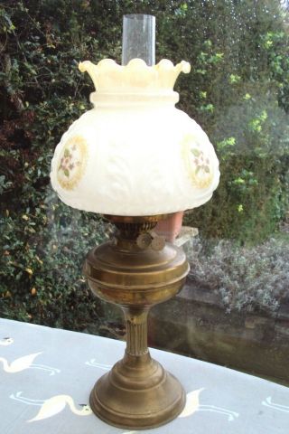 Vintage Old Large Twin Wick Oil Lamp With Chimney & Shade.