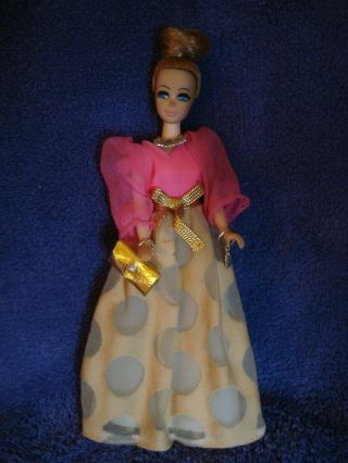 Vintage.  1970.  Topper H11c - Dawn Doll.  Blonde,  Polka Dot Gown.  W/ Jewelry