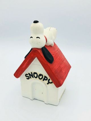 ⭕️ Rare Snoopy On Dog House Piggy Bank From Bank Of America Vintage 1958 - 1970