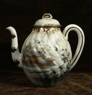 Stunning Handpainted Antique Japanese Late Meiji Period Porcelain Teapot.