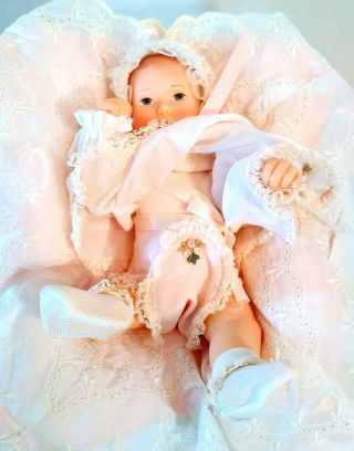 Effanbee Baby Lisa Doll 1980 ' s by Astri Collectible Adult Collector 10 