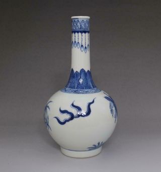 OLD RARE CHINESE BLUE AND WHITE PORCELAIN KYLINVASE (E150) 3
