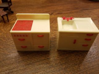 Vintage Renwal Dollhouse Miniature Kitchen Furniture Stove And Sink