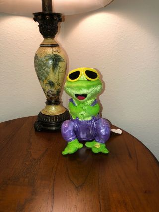 Rare Gemmy 2006 Hip Hop Animated Singing Dancing Frogz U Cant Touch This
