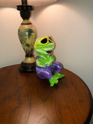 RARE GEMMY 2006 HIP HOP ANIMATED SINGING DANCING FROGZ U CANT TOUCH THIS 2