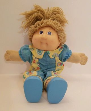 Vintage 1988 Cabbage Patch Kids Doll Tan Yarn Hair Blue Eyes Outfit,  Shoes