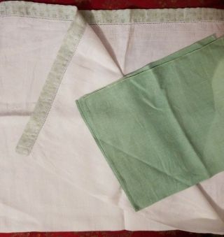 Vintage and Antique Linens 26 Pc.  Tablecloth Runners Napkins Barkcloth Pillow. 3