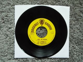 Rare Michigan Garage Psych - Coconut Groove 2041 - C.  C.  Thomas & The Yellowcase - 45
