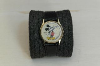 Vintage Seiko Quartz Mickey Mouse Watch 5p31 - 7009