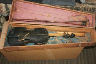 Old Vintage/ Antique Violin,  Full Size With Handmade Wood Case & 2 Bows P/r