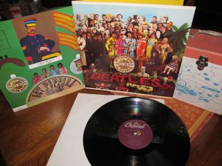 The Beatles Vinyl Lp Sgt.  Peppers W/photo Rare 1982 Capitol Press Stunning