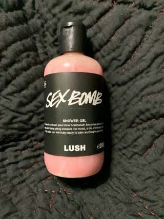 Rare Lush Sex Bomb Shower Gel 260g Passion Fruit Rose Petals Exp 8/20 Exclusive