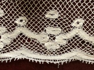 Vintage handmade Valenciennes bobbin lace edging floral swag design 3
