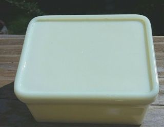 Mckee Custard Yellow Refrigerator Dish Depression - Rare And Hard To Find