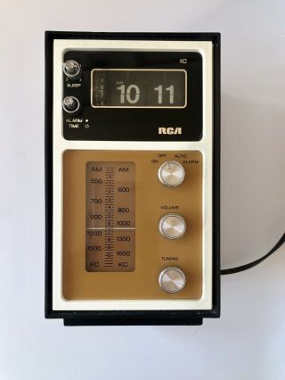 Vintage Rca Flip Clock Alarm Am Radio Rwd436r Rosewood Grain Rare