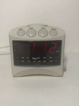 Vintage G.  E.  General Electric White Clock/alarm/radio Model 7 - 4806a - Cube