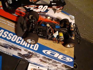 Team Associated Rc18 Remote Control Race Oval Car Rc R/c 18th Scale Rare Vintage 3