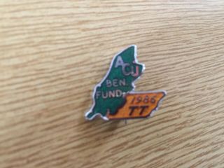 Rare 1986 Isle Of Man Tt Motorcycle Races Official Benevolent Fund Pin Badge