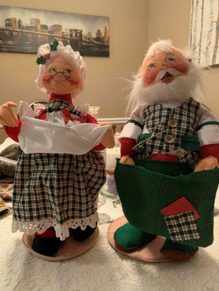 Annalee Dolls 18 " Santa W/vest & Mrs Santa Cardholder Christmas Set Vintage